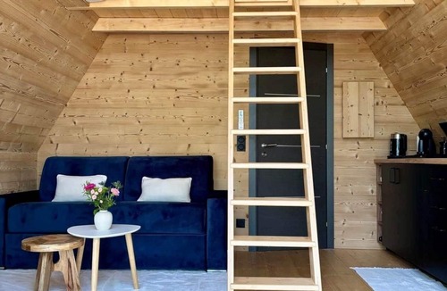 Bathernay Ski Chalet | CollinéA Chalet "CanopéA" 28 m² Private SPA