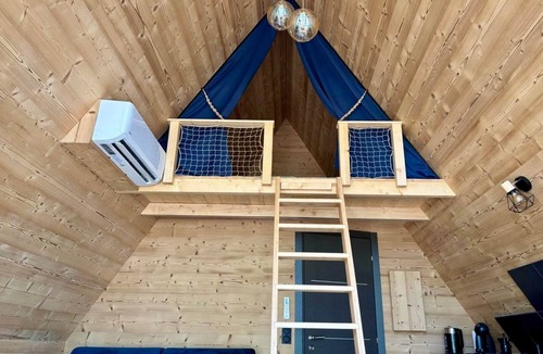 Bathernay Ski Chalet | CollinéA Chalet "CanopéA" 28 m² Private SPA