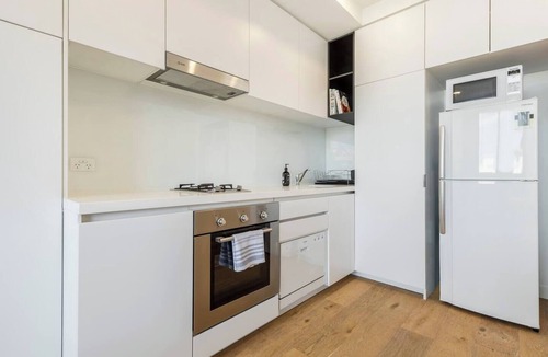 Collingwood North Apartment | Collingwood Charm Centrally Located with Balcony