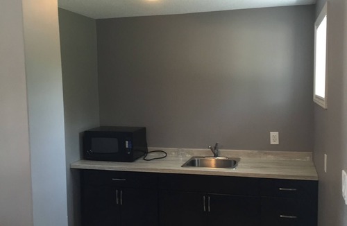 Clearview Township Hotel | Collingwood Motel