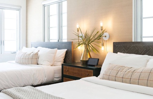 South Beach Bed & Breakfast | Collins Ave. Suites Double Beds Beach & Nightlife!