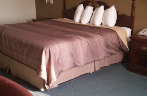 Collins Hotel | Collins Inn & Suites