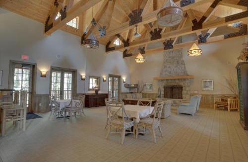 Government Camp Apartment | Collins Lake #112