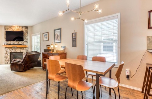 Government Camp Hotel | Collins Lake #93