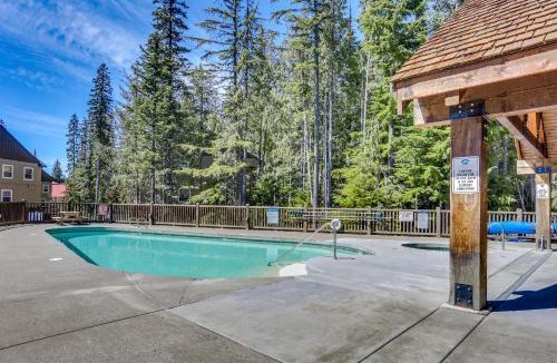 Government Camp Apartment | Collins Lake Condo