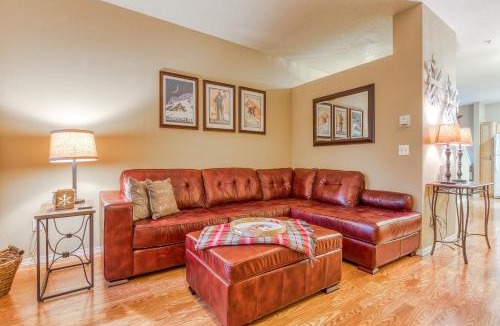 Government Camp Apartment | Collins Lake Condo