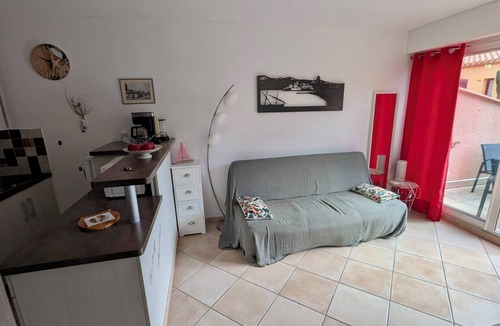 Collioure Apartment | Collioure apartment with large sunny terrace - Air conditioning - Private parking