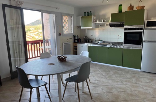 Collioure Apartment | Collioure: beautiful apartment classified *, quiet, swimming pool, garden, private parking