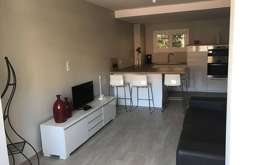 Collioure Apartment | Collioure new air-conditioned apartment with private parking