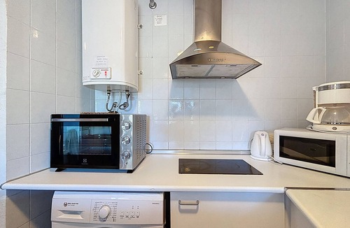 El Mas Mates Apartment | COLLSACABRA Piso muy acojedor, con garaje cerrado.