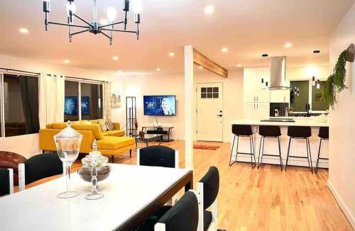 Marysville House | Colochas Home A Forest Haven