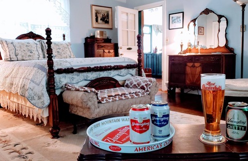 Colonial Beach Bed & Breakfast | Colonial Beach Plaza Bed & Breakfast