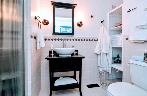 Colonial Beach Bed & Breakfast | Colonial Beach Plaza Bed & Breakfast