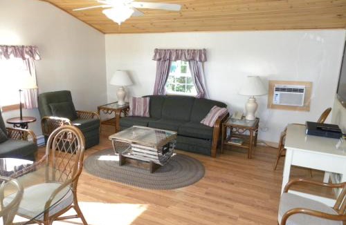 Belfast Cabin | Colonial Gables Oceanfront Village