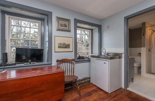 Havertown Apartment | Colonial Home, Living History