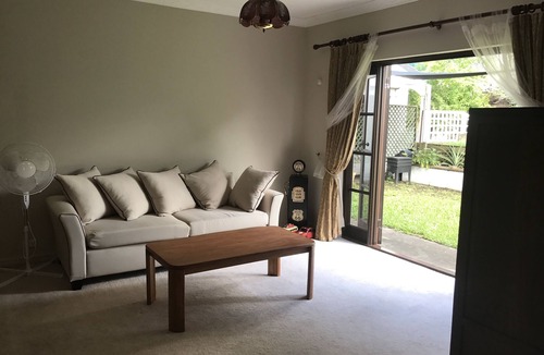 Tallai House | Colonial Home on 3 acres