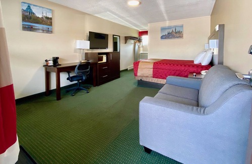 Balderson Hotel | Colonial House Motor Inn