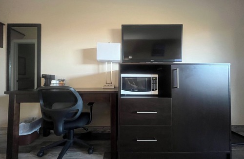 Balderson Hotel | Colonial House Motor Inn