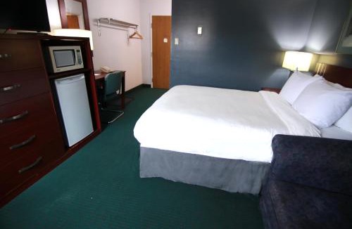 Brandon Hotel | Colonial Inn