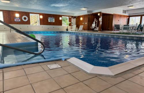 Ellsworth Hotel | Colonial Inn Ellsworth