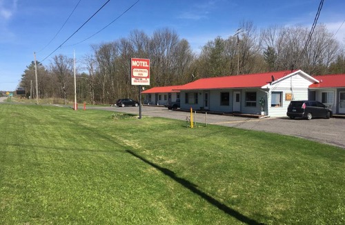 Madoc Hotel | Colonial Inn Motel