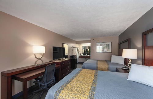 Camden Hotel | Colonial Inn
