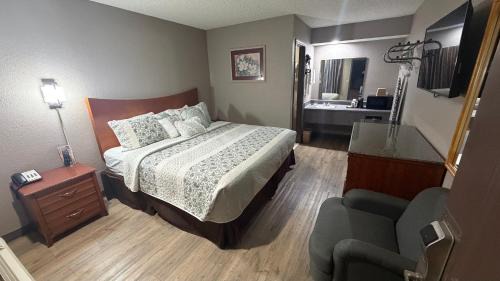 Shawnee Hotel | Colonial Inn