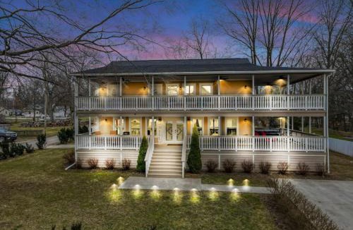 Buckeye Lake House | Colonial on Crane