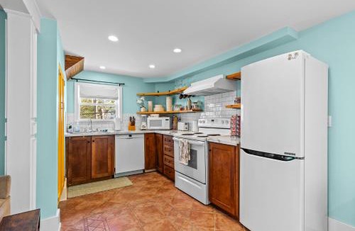 Downtown St. John's House | Colonial Row 3B, Off-Street Parking, Private Patio