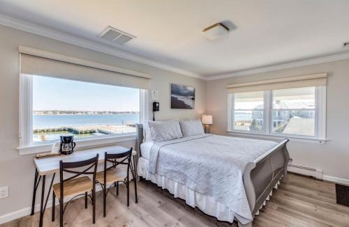 Hampton Bays Hotel | Colonial Shores Resort