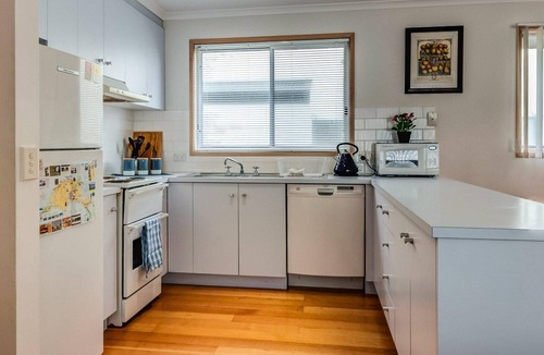 Cape Woolamai House | Colonnades - sleeps 13