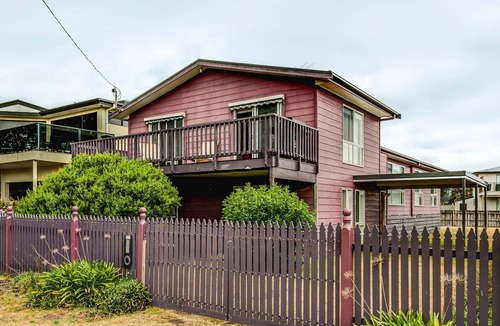 Cape Woolamai House | Colonnades - sleeps 13