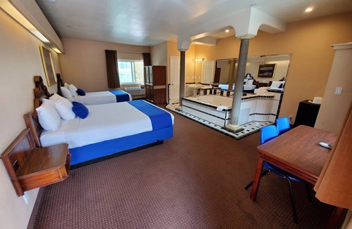 NoHo Arts District Hotel | Colony Inn