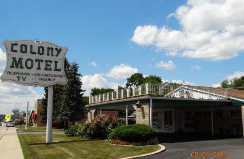 Brookfield Hotel | Colony Motel