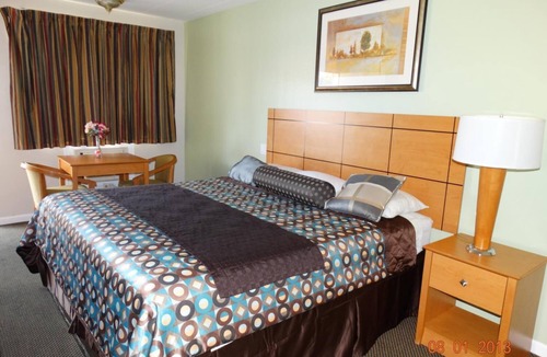 Brookfield Hotel | Colony Motel