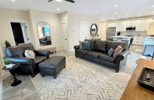 Palmer Apartment | Colony Suites