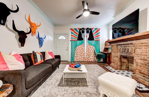 Central Oklahoma City House | Color Pop Cottage - Half mile from Plaza district