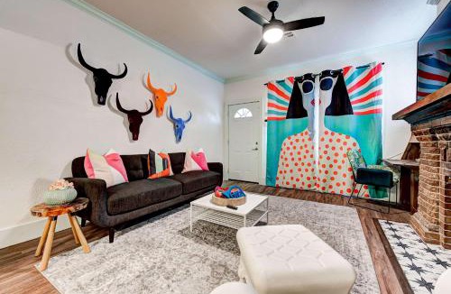 Central Oklahoma City House | Color Pop Cottage - Half mile from Plaza district
