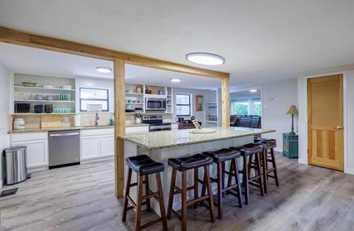 Cedar Creek House | Colorado River Banks Estate
