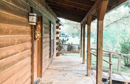 San Saba Cabin | Colorado River Cabin ~ San Saba/Bend~ pool & sauna near Colorado Bend State Park