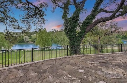 Smithville House | Colorado River Escape