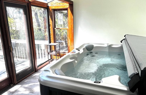Northeast Colorado Springs House | Colorado Springs Family Retreat Hot Tub & Game Room By AFA & Garden of the Gods