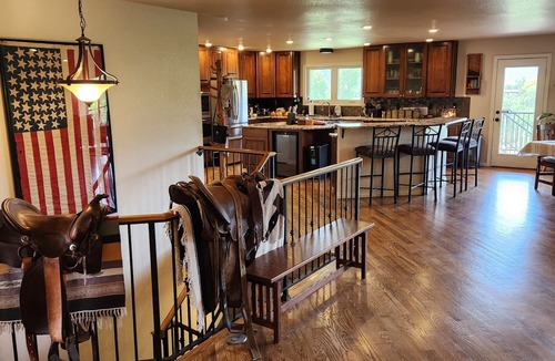 West Colorado Springs House | Colorado Springs Mesa Retreat