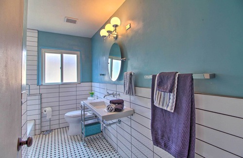 Pueblo Alto House | Colorful 2-bedroom home with indoor fireplace & EV Charger