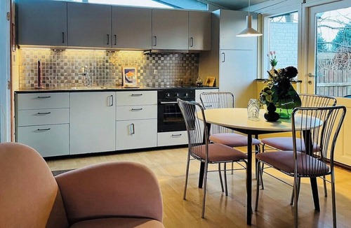 Næsby Strand House | Colorful character and charm by Nakskov Fjord
