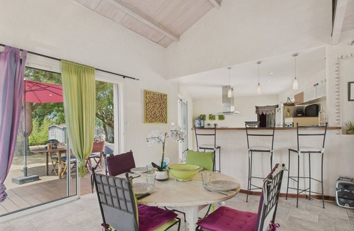 Les Conches House | Colorful family home with garden for 6