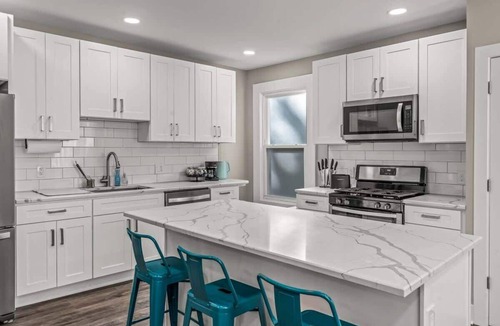 West Conshohocken Apartment | Colorful King Bed Apt | Large Kitchen | Game Room