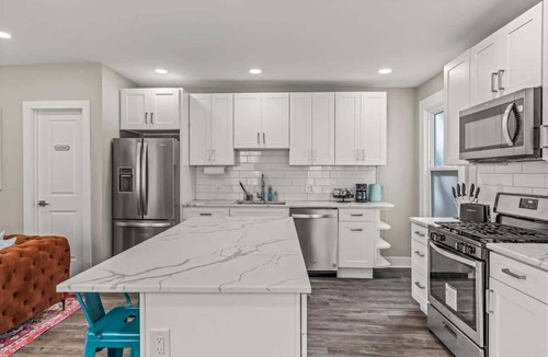 West Conshohocken Apartment | Colorful King Bed Apt | Large Kitchen | Game Room