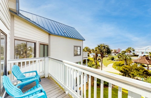 Fort Morgan Condo | Colorful, lofty condo with balcony, beach access, pools, hot tubs & tennis