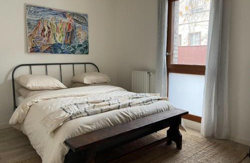 Montreuil Apartment | Colorful minimalist apartment 10min away from Paris